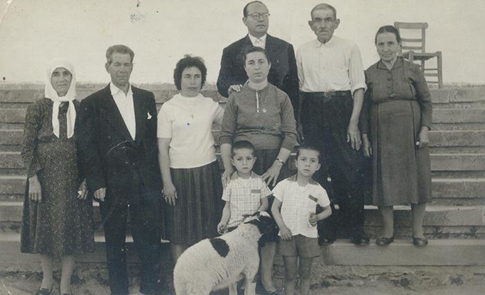 1945
